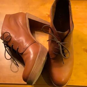 Woman’s Cole Haan Nike Air Chukka Woodbury Bootie with laces.  Size 10